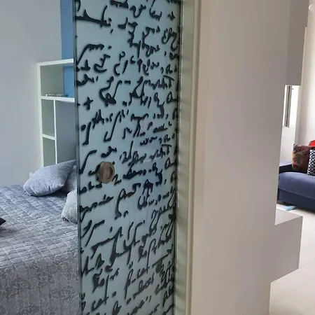 A 50 Metri Dal Mare В'яреджо